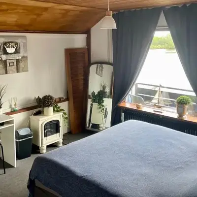 1-2 pp ROOM AMS Airport great view lake