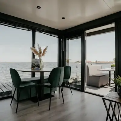 Houseboat Plus Uitgeest