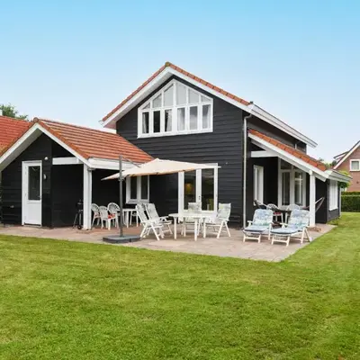 The Black House - Luxurious Holiday Villa Zeewolde